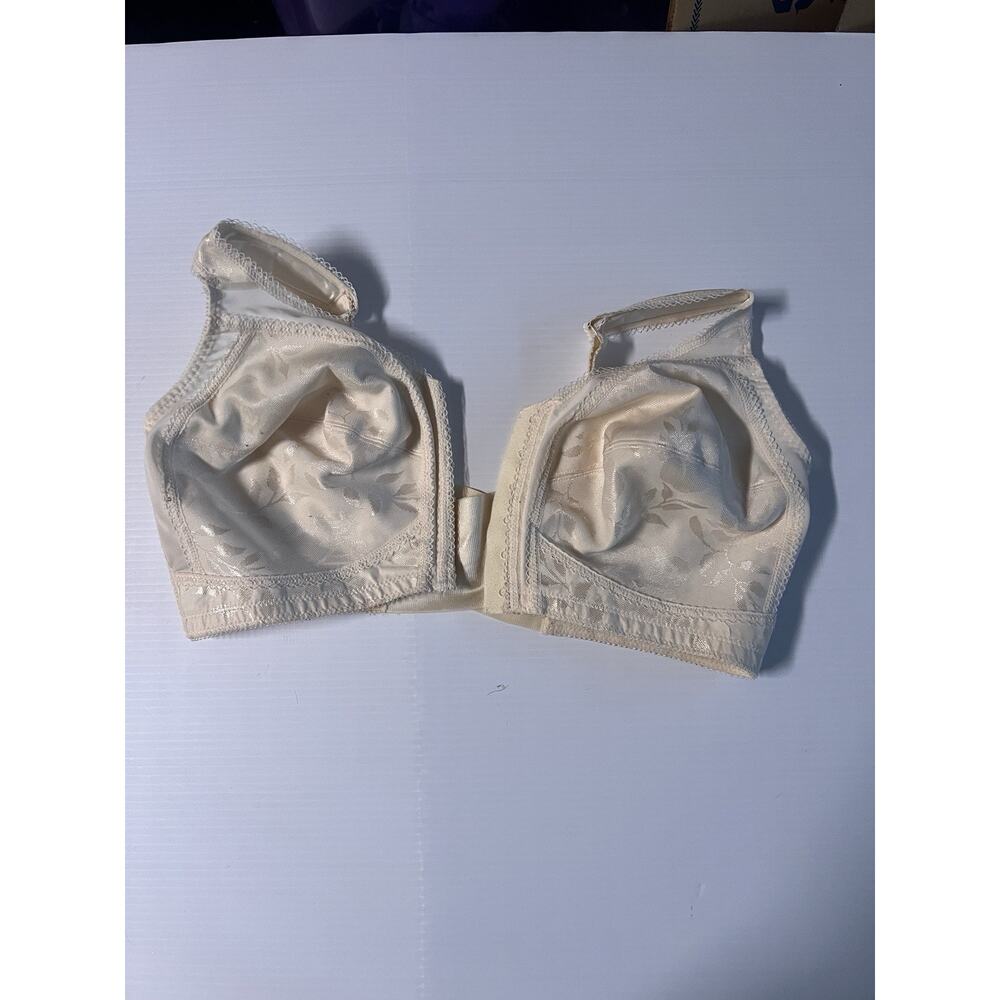 Playtex 18 Hour Ultimate Shoulder‎ Comfort Bra 4695 Cream Front Closure 40DD